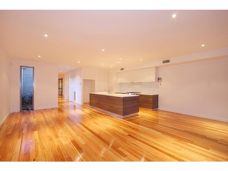 9A Girdwood Avenue, Carnegie VIC 3163