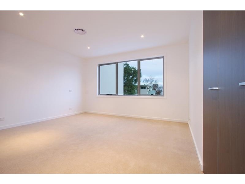 9A Girdwood Avenue, Carnegie VIC 3163