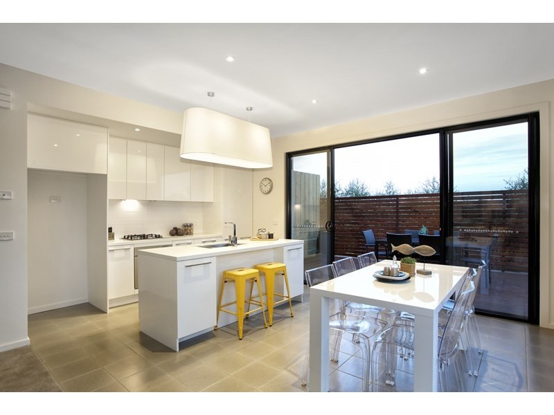 2 Lavender Avenue, Cheltenham VIC 3192