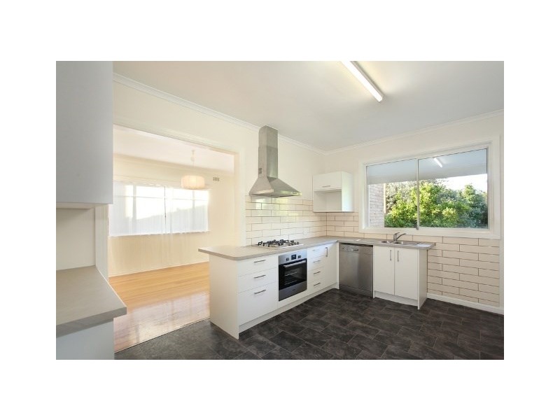 15 Shanahan Crescent, Mckinnon VIC 3204