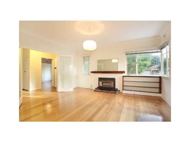 15 Shanahan Crescent, Mckinnon VIC 3204