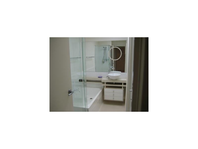 1/54 Coorigil Road, Carnegie VIC 3163