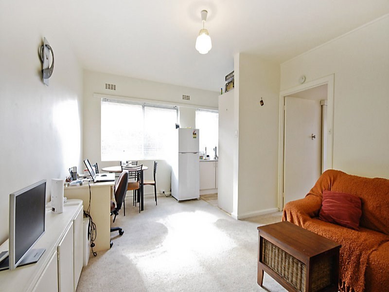 2/131 Grange Road, Carnegie VIC 3163