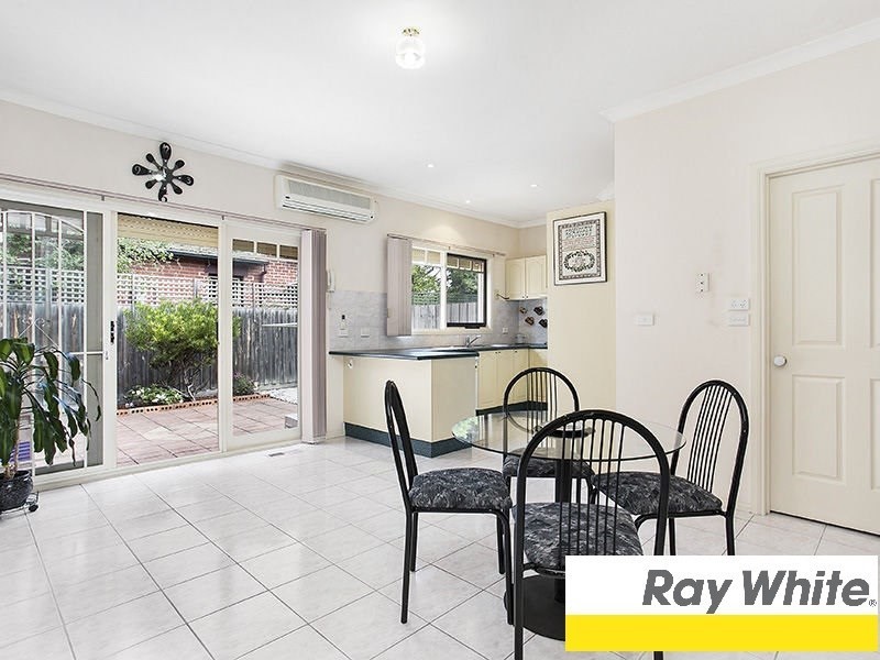 2/18 Melbourne Street, Murrumbeena VIC 3163
