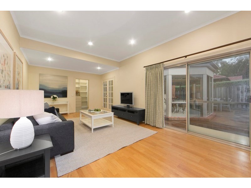 15 Reserve Avenue, Carnegie VIC 3163