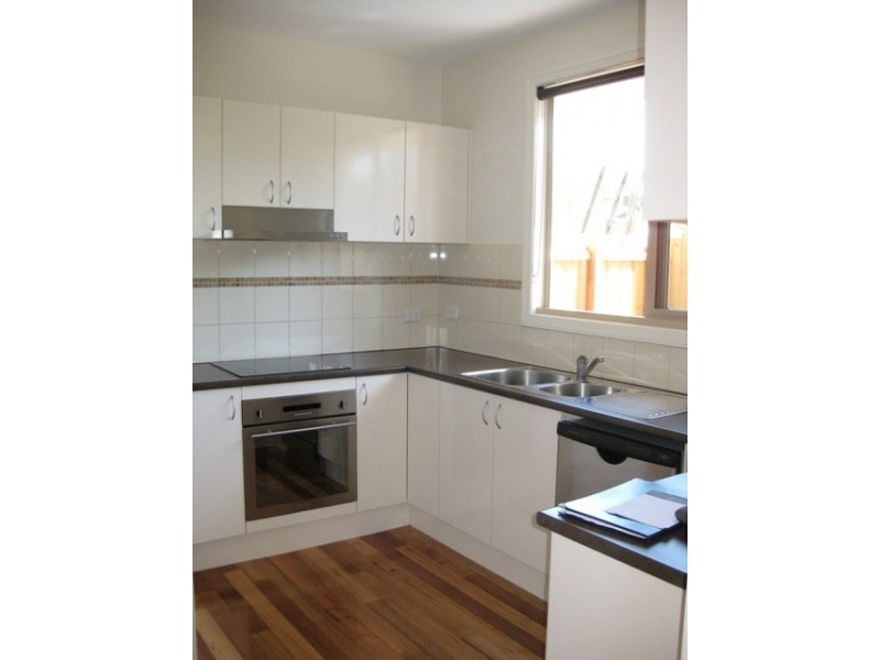 2/37 WILLESDEN Road, Hughesdale VIC 3166