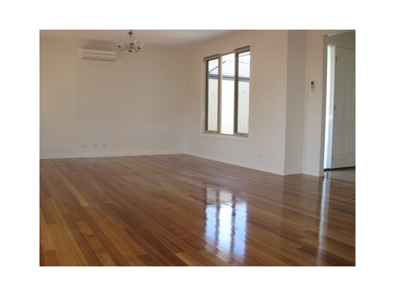 2/37 WILLESDEN Road, Hughesdale VIC 3166