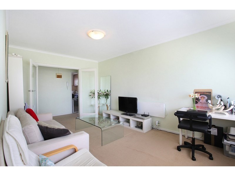 3/219 Neerim Road, Carnegie VIC 3163