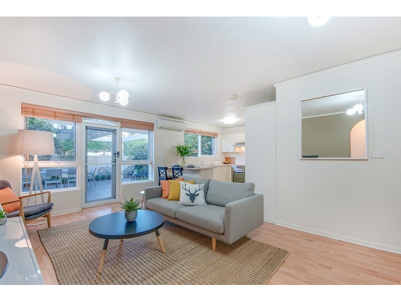 1/11 Poplar Grove, Carnegie VIC 3163