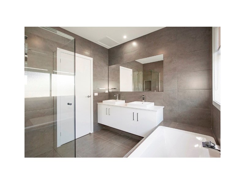 5B Grandview Grove, Carnegie VIC 3163
