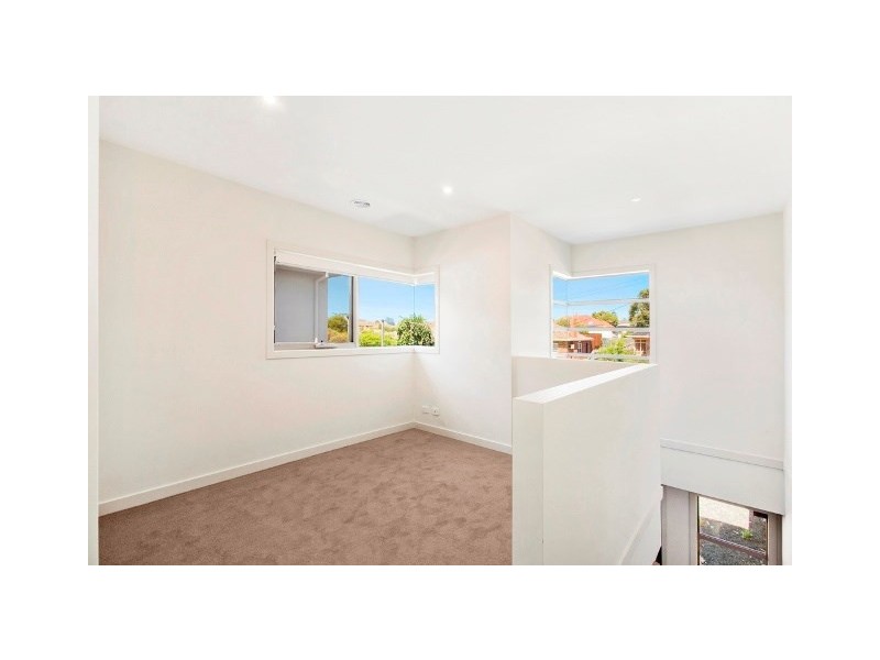 5B Grandview Grove, Carnegie VIC 3163