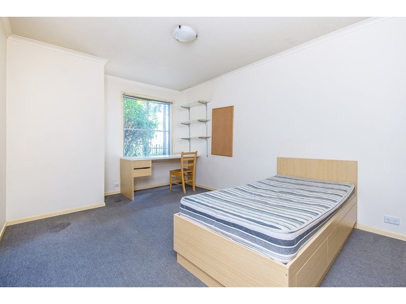 2/1 Warley Road, Malvern East VIC 3145