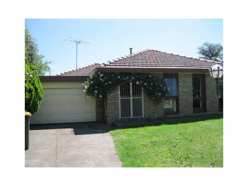 4 Irving Avenue, Murrumbeena VIC 3163