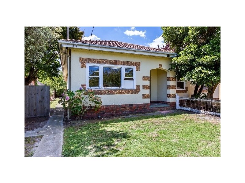 32 El Nido Grove, Carnegie VIC 3163