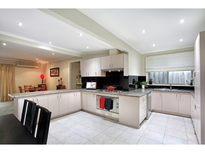 8 Darling Street, Hughesdale VIC 3166