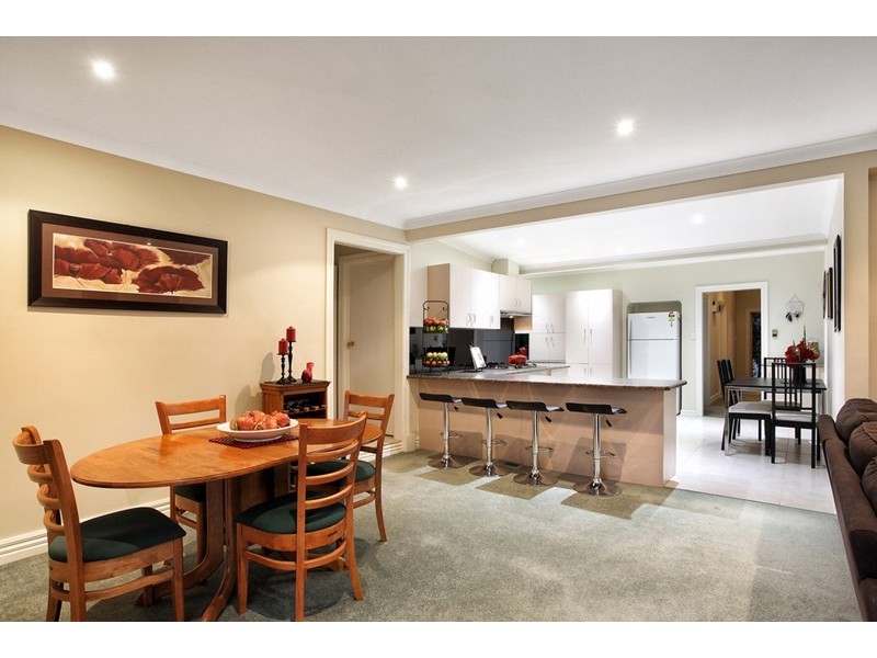 8 Darling Street, Hughesdale VIC 3166