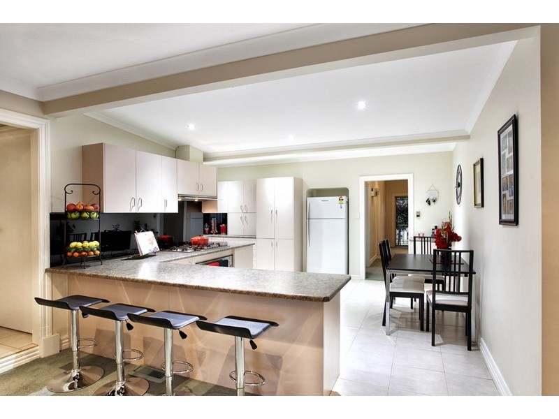 8 Darling Street, Hughesdale VIC 3166