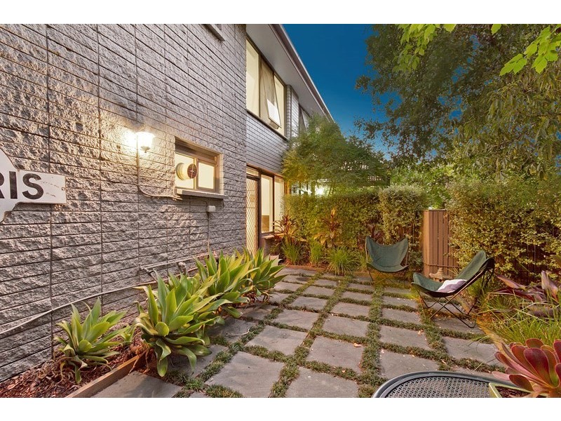 2/16 Jersey Parde, Carnegie VIC 3163