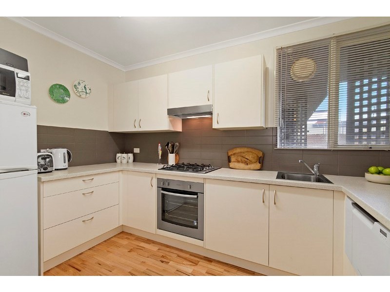 2/16 Jersey Parde, Carnegie VIC 3163