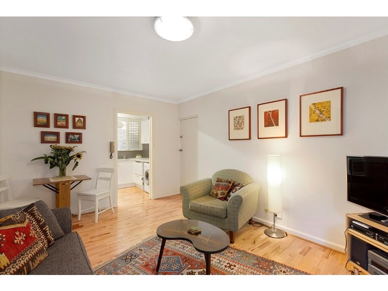 2/16 Jersey Parde, Carnegie VIC 3163