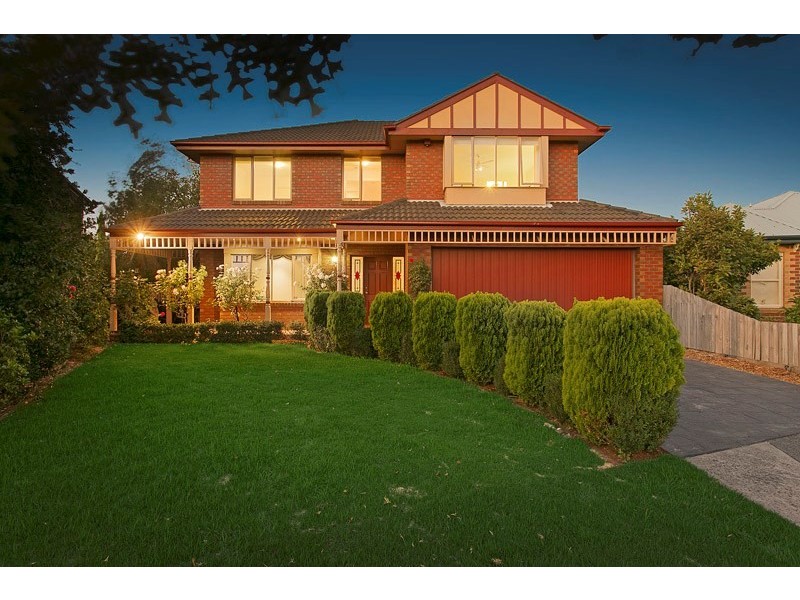 13 Huntingfield Court, Carnegie VIC 3163