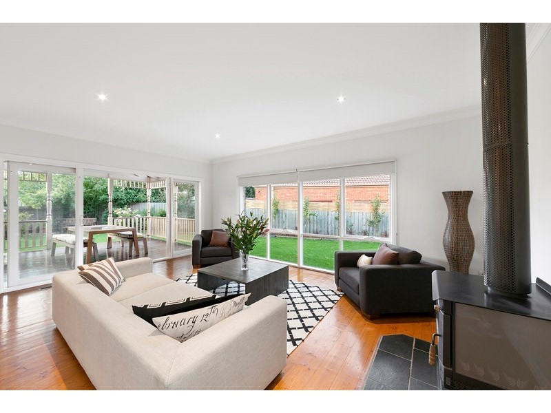 13 Huntingfield Court, Carnegie VIC 3163