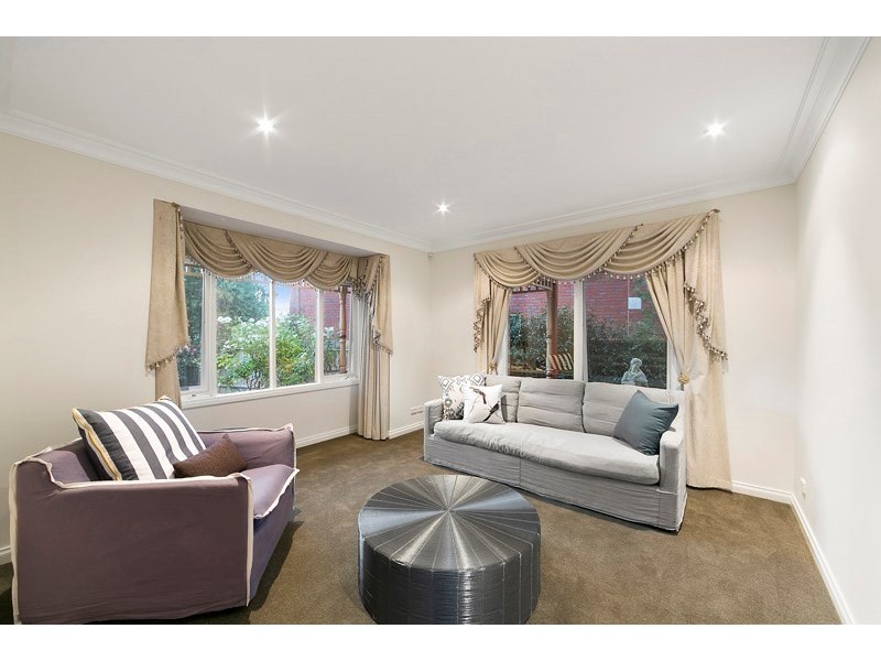 13 Huntingfield Court, Carnegie VIC 3163