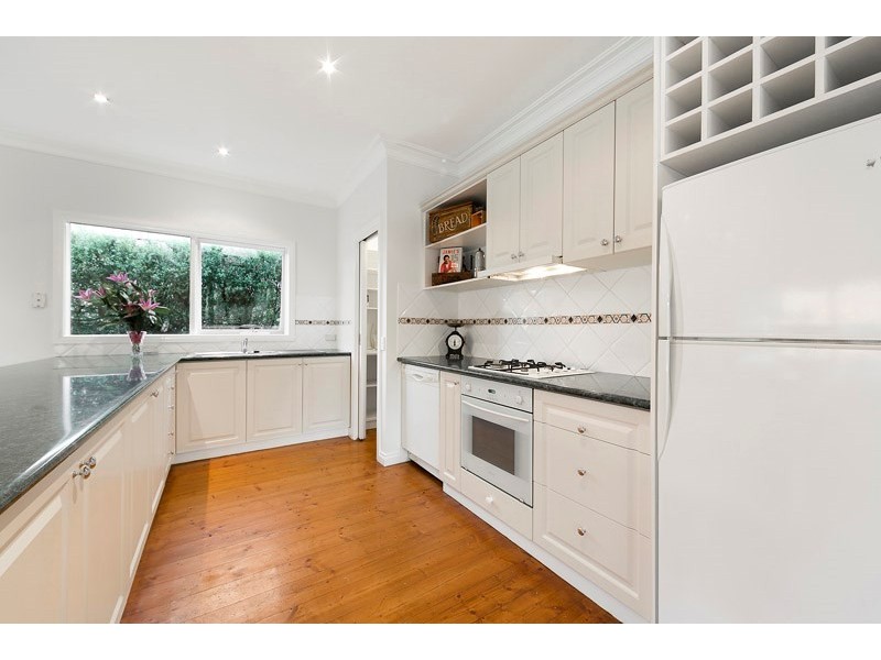 13 Huntingfield Court, Carnegie VIC 3163