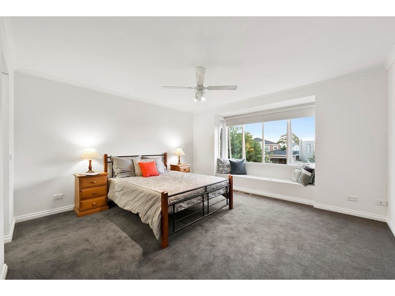 13 Huntingfield Court, Carnegie VIC 3163