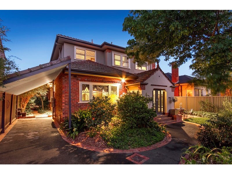 16 Poath Road, Hughesdale VIC 3166