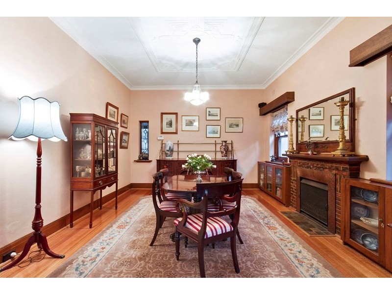 16 Poath Road, Hughesdale VIC 3166