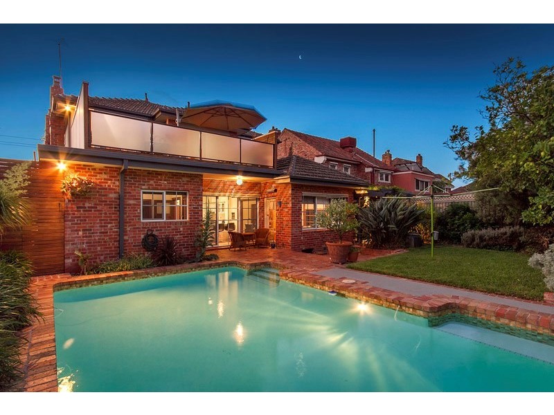 16 Poath Road, Hughesdale VIC 3166