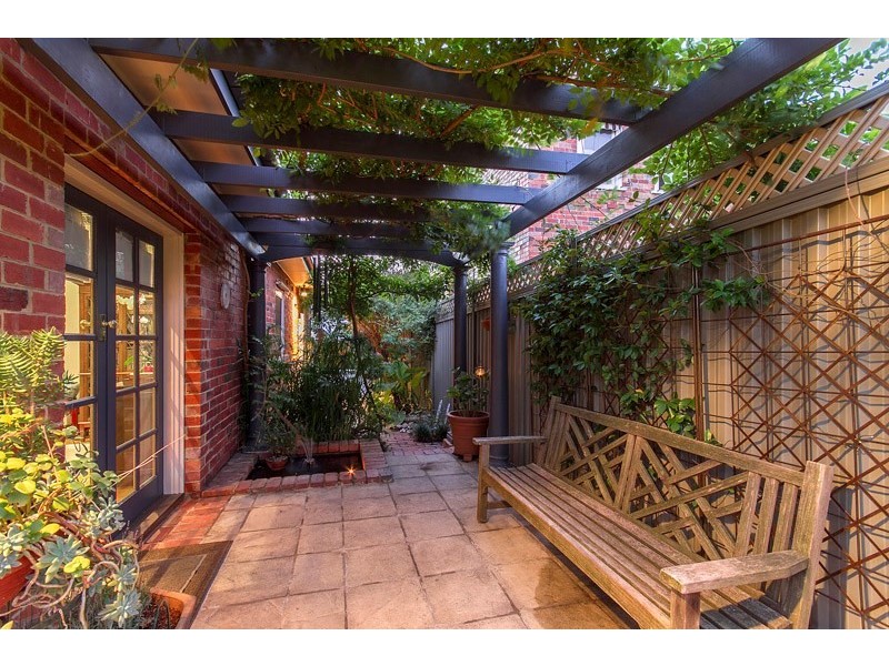 16 Poath Road, Hughesdale VIC 3166