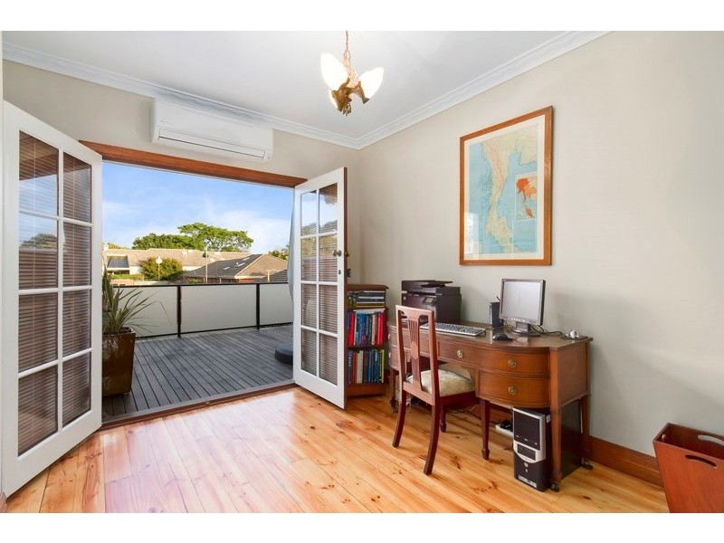 16 Poath Road, Hughesdale VIC 3166