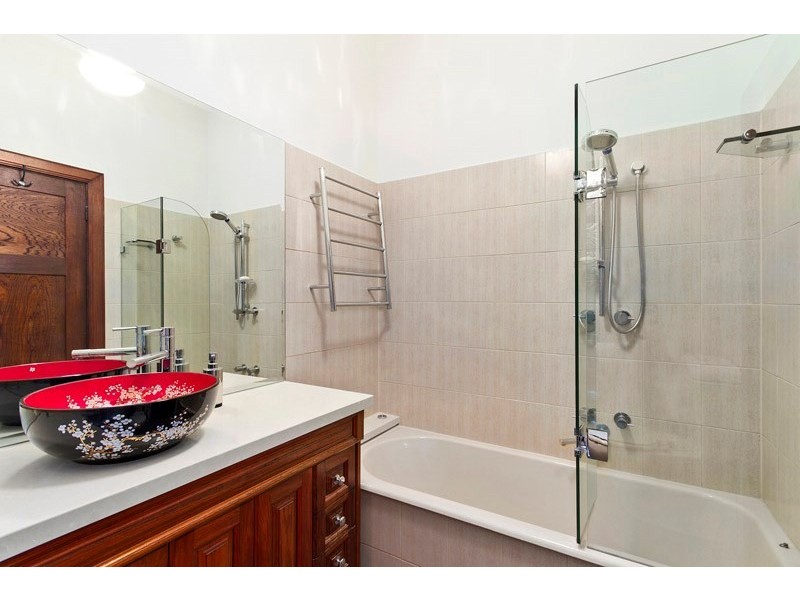 16 Poath Road, Hughesdale VIC 3166