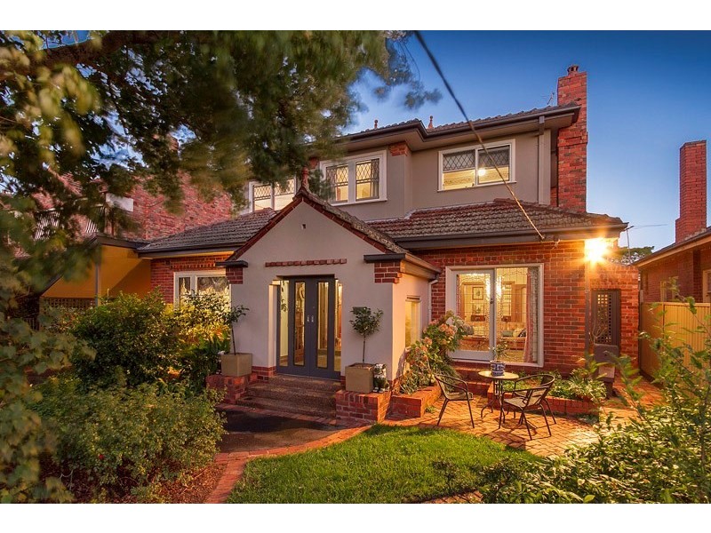 16 Poath Road, Hughesdale VIC 3166