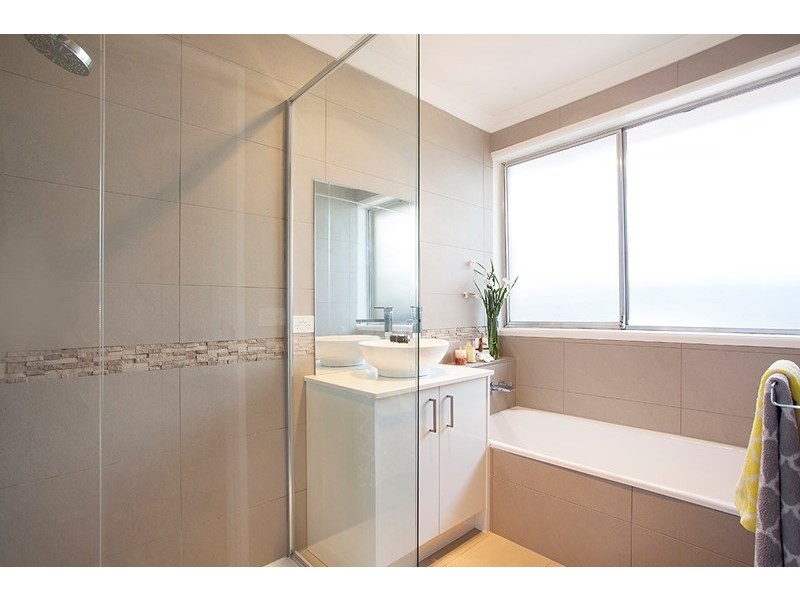 28 Rosstown Road, Carnegie VIC 3163