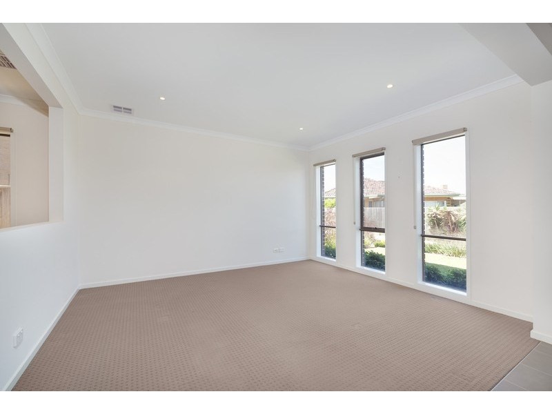 11 Ventnor Street, Chadstone VIC 3148