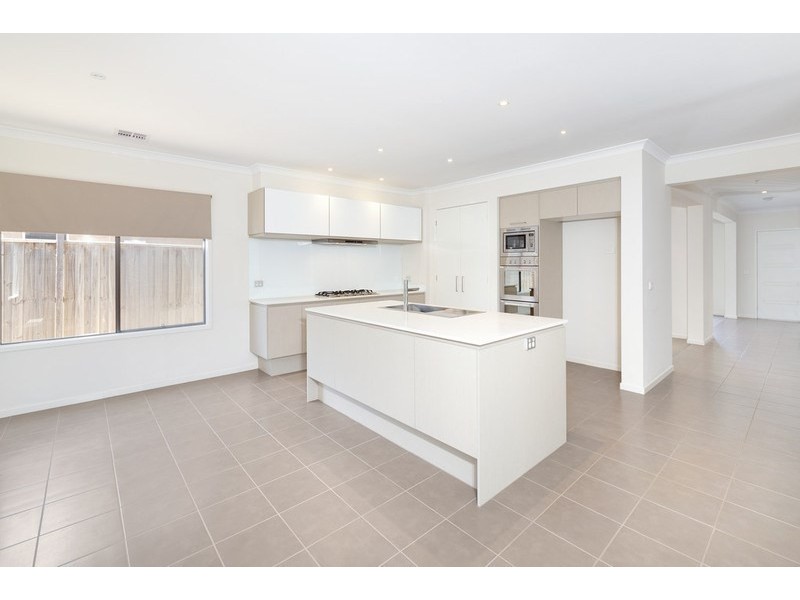 11 Ventnor Street, Chadstone VIC 3148