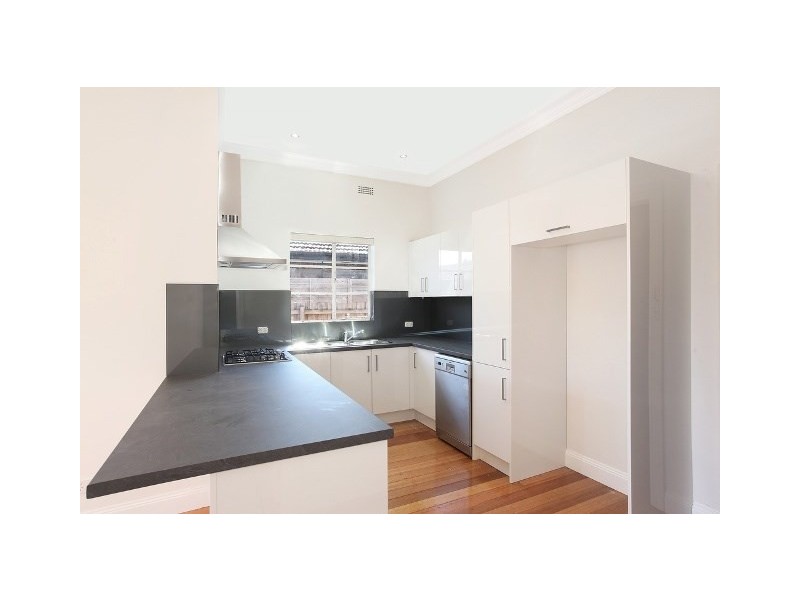 24 Newham Grove, Ormond VIC 3204