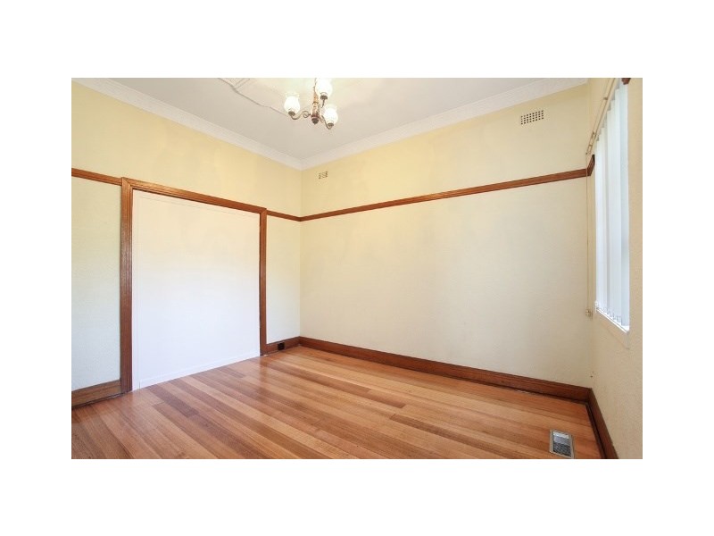 24 Newham Grove, Ormond VIC 3204