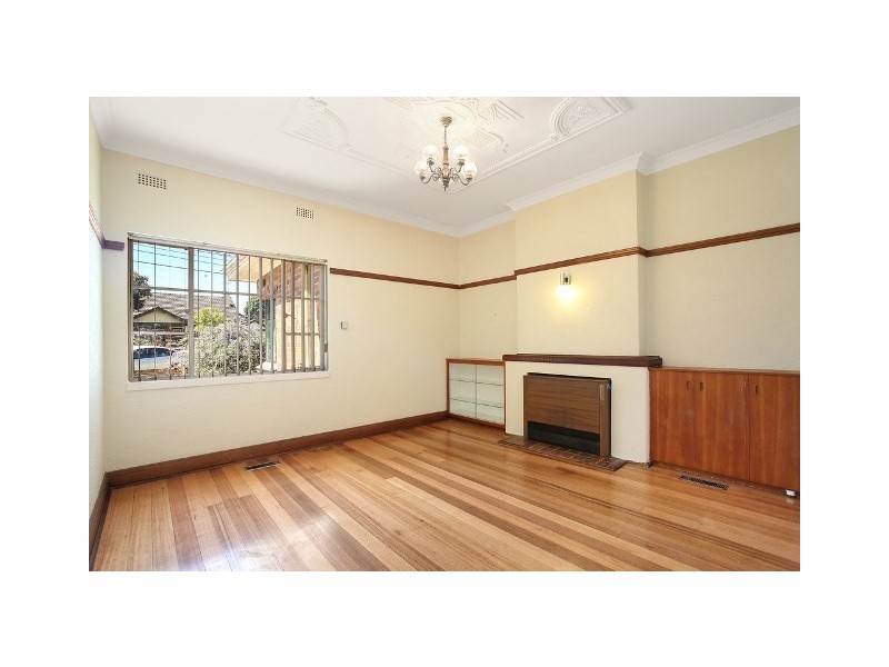 24 Newham Grove, Ormond VIC 3204