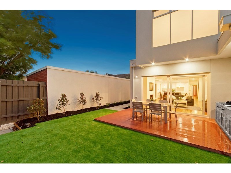 18A Eloura Avenue, Brighton East VIC 3187