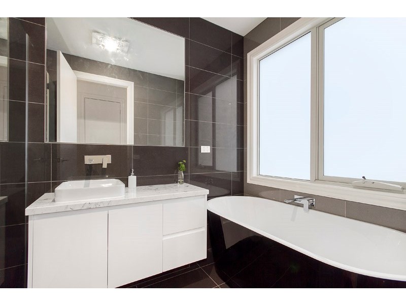 18A Eloura Avenue, Brighton East VIC 3187