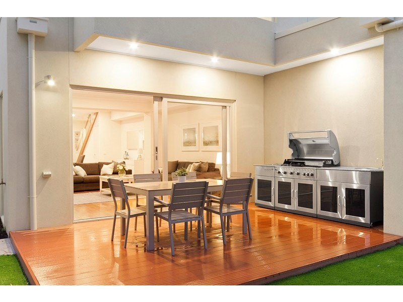 18A Eloura Avenue, Brighton East VIC 3187