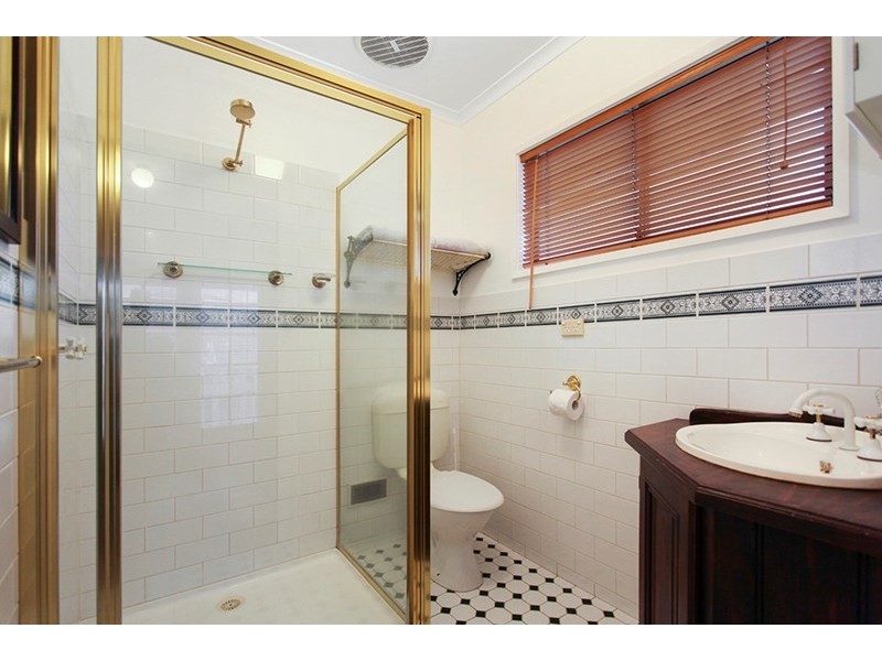 24 Dallas Avenue, Hughesdale VIC 3166