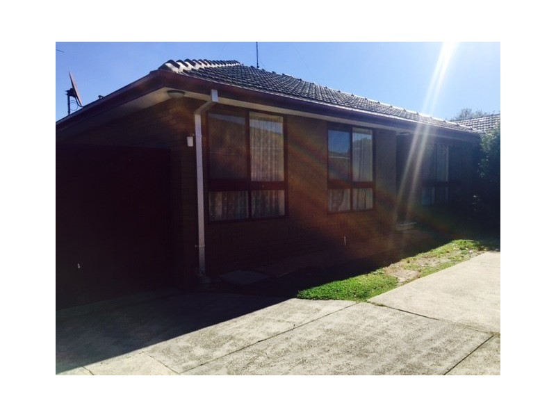 2/14 Gnarwyn Road, Carnegie VIC 3163