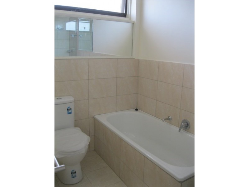 2/14 Gnarwyn Road, Carnegie VIC 3163