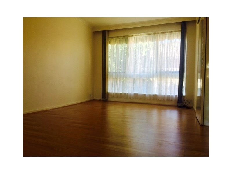 2/14 Gnarwyn Road, Carnegie VIC 3163