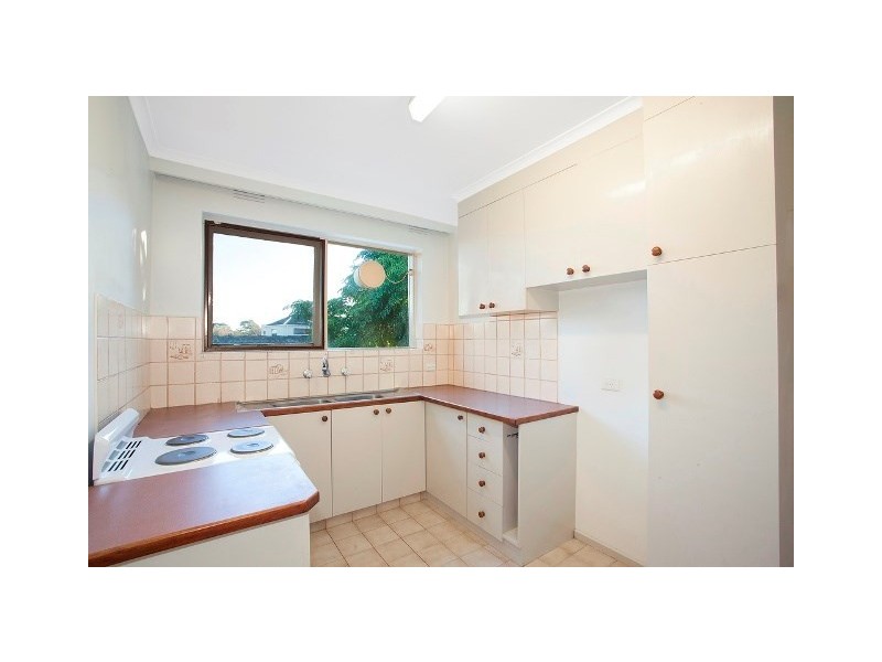 9/33 Toolambool Road, Carnegie VIC 3163